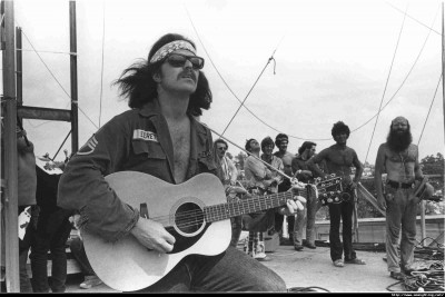 country_joe_woodstock.jpg