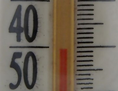 Градусник попросил его впустить 16 декабря 2012.jpg