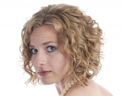 170561-425x334-Short-body-wave-style-hair-IS-sm.jpg
