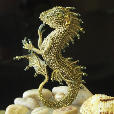 Master-of-Embroidery-Alyona-Lytvin-Creates-Amazing-Dragons-That-You-Will-Definitely-Want-to-Tame-58789272a6171__700.jpg