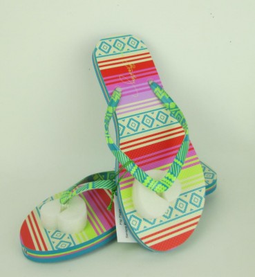 vera-bradley-beach-resort-vacation-serape-paradise-travel-bag-17264902-2-0.jpg