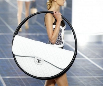 chanel-hula-hoop-bag-1_medium.jpg