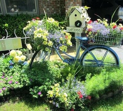 vintage-garden-decor-diy-vintage-garden-wedding-ideas.v1-5be4bc36c9e77c0051457856.jpg
