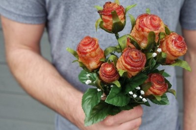 bacon-roses-novate1.jpg